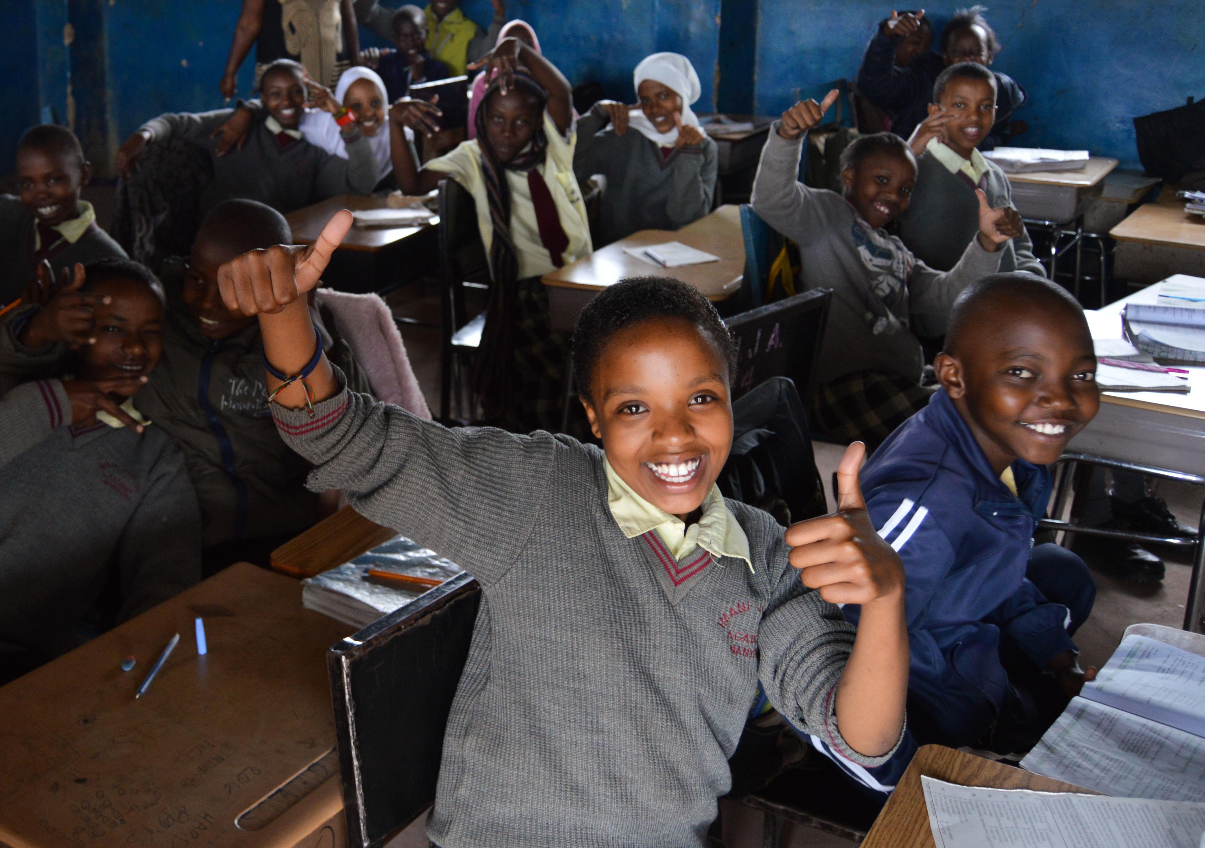 A student shares her appreciation of the volunteer teaching English in Kenya A student shares a thumbs up at one of our volunteer teaching placements in Kenya
